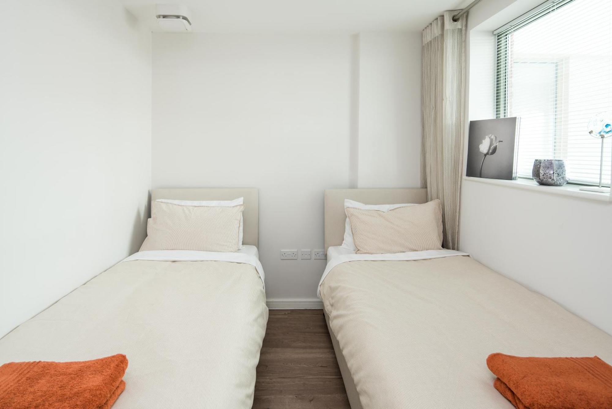 Canning Town -2 Bed Luxury Apartment Лондон Екстер'єр фото